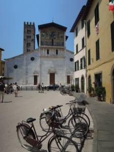 Courtyars and churches in Lucca