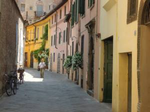 Deathly quiet in the streets of Lucca
